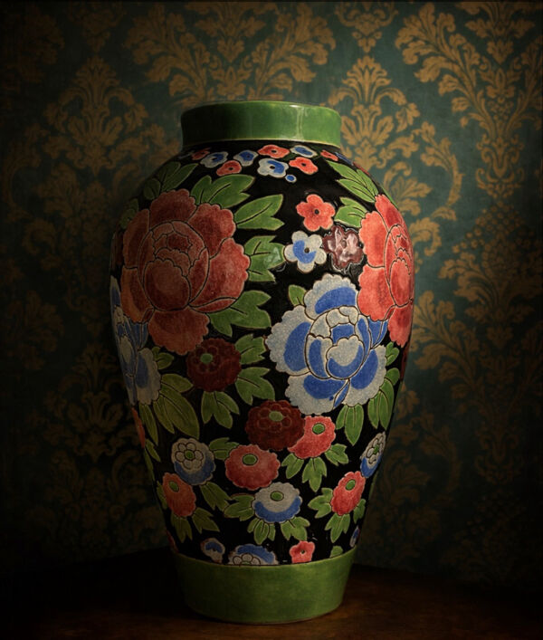 Grand vase Keramis  – époque Art déco à motif de Pivoines- Une splende