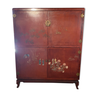 Asian wardrobe in red lacquer Thanh Le