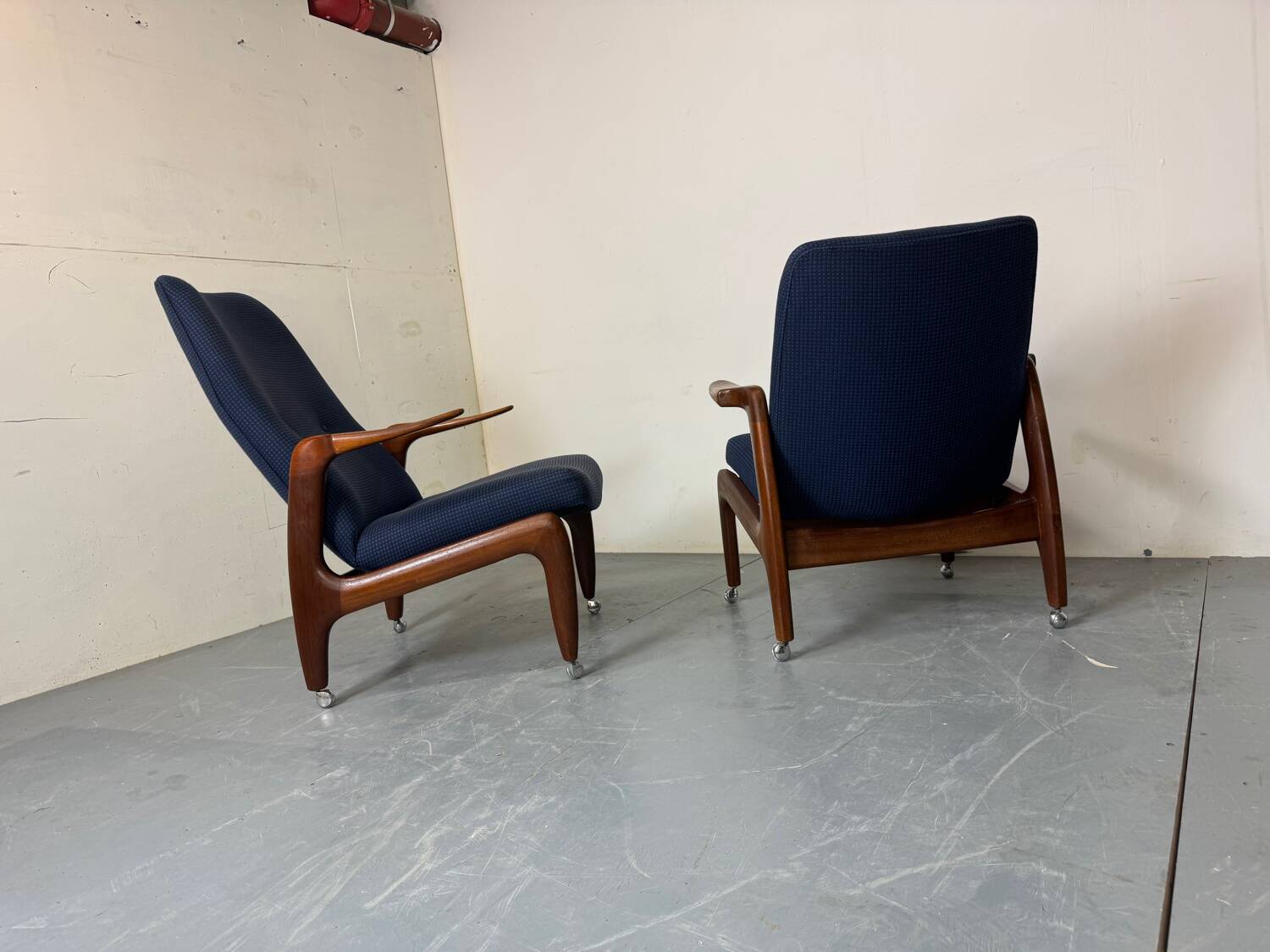 Ensemble de 2 chaises longues en teck de style moderniste danois du milieu du siècle, années 1960