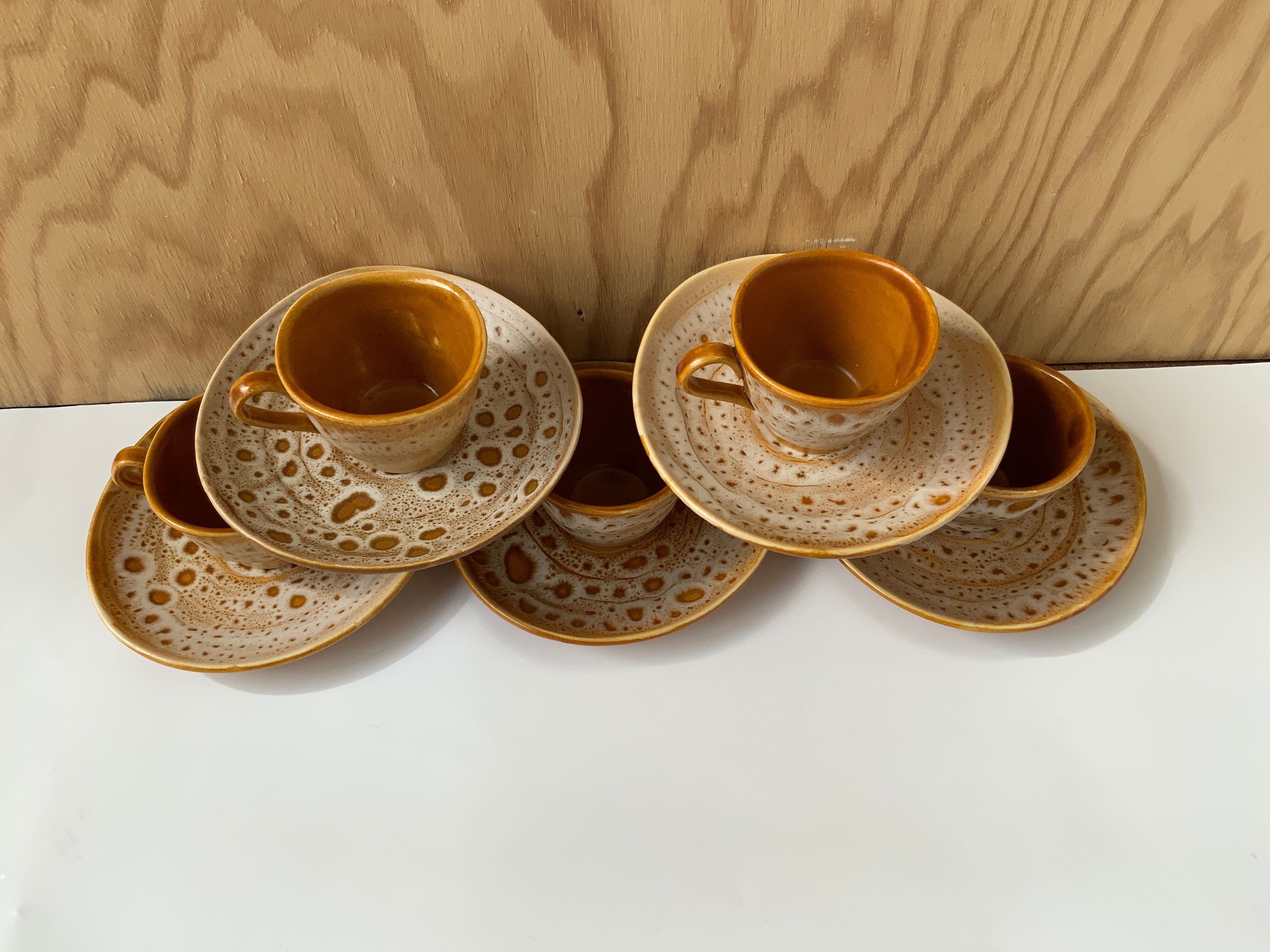 Fawn model coffee cups