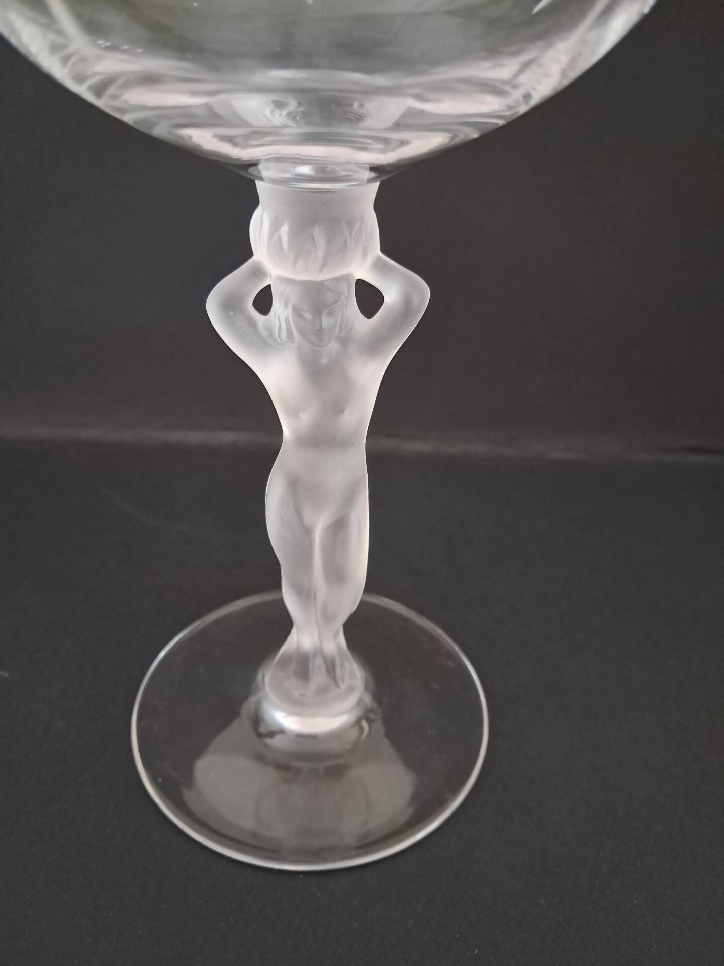 Two Bayel crystal wine glasses Bacchus Venus.
