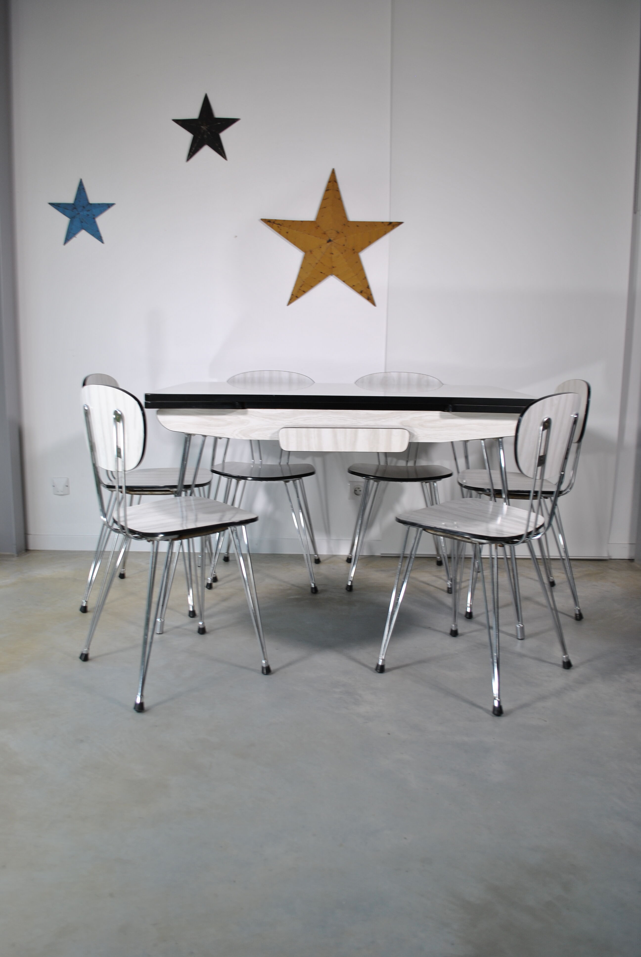 Formica 1950 table and chairs