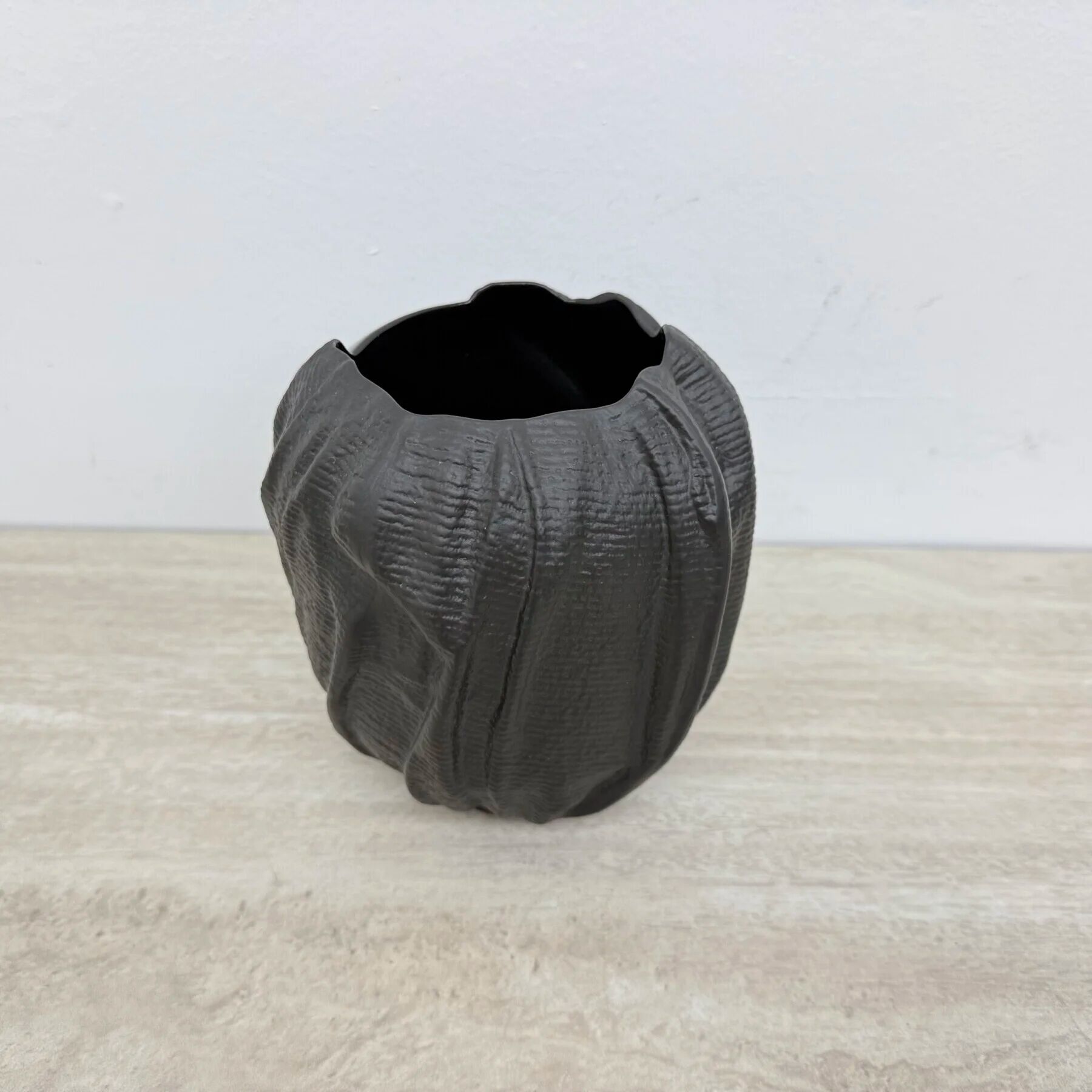 Rosenthal vase black porcelain Johan van Loon, 1980s