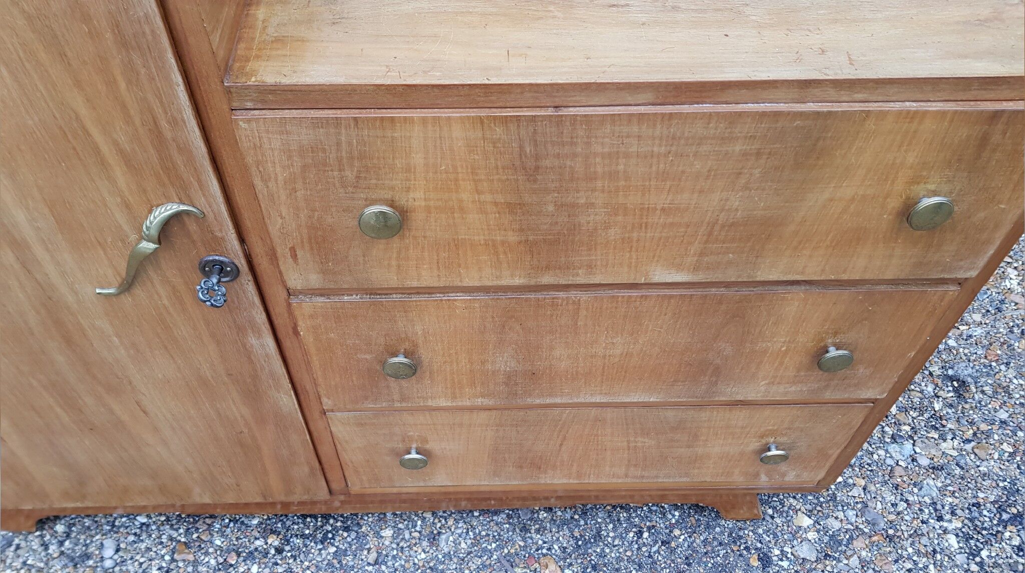 Asymmetrical chest of drawers