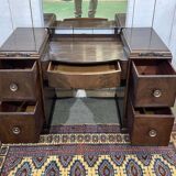 Art Deco English hairdresser in walnut from the 1930s.