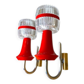 Paire de lampes murales rouges de style mid-century moderne