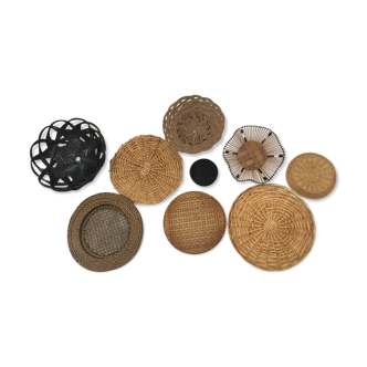 Wall composition of 9 baskets and wicker trays
