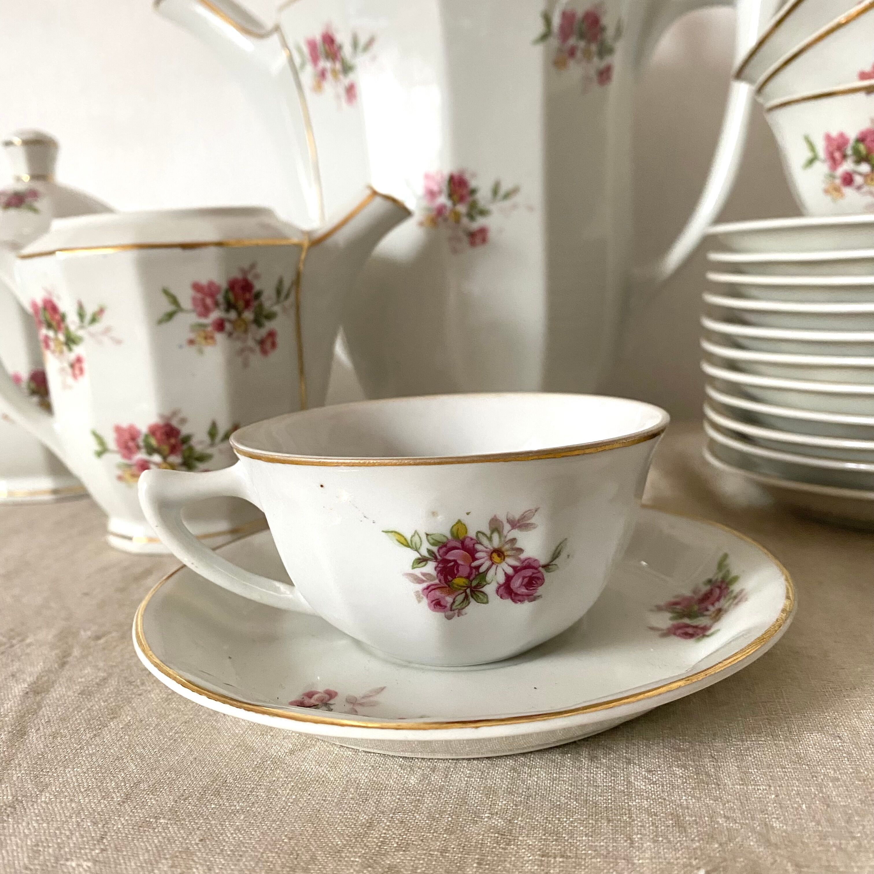 Antique tea set in Chauvigny porcelain