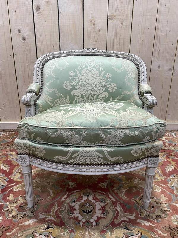 Petite bergère d’enfant de style Louis XVI