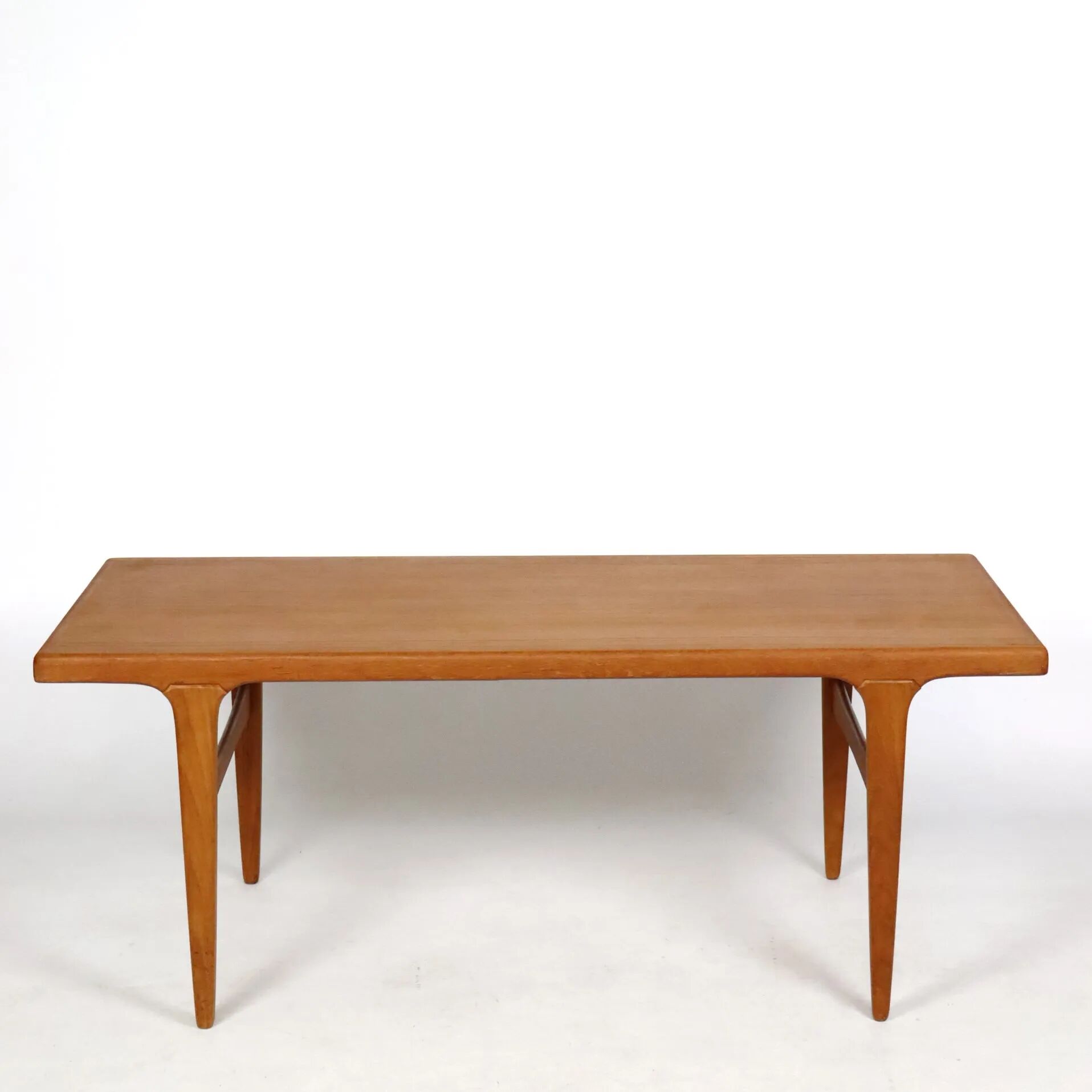 Table basse en teck années 60