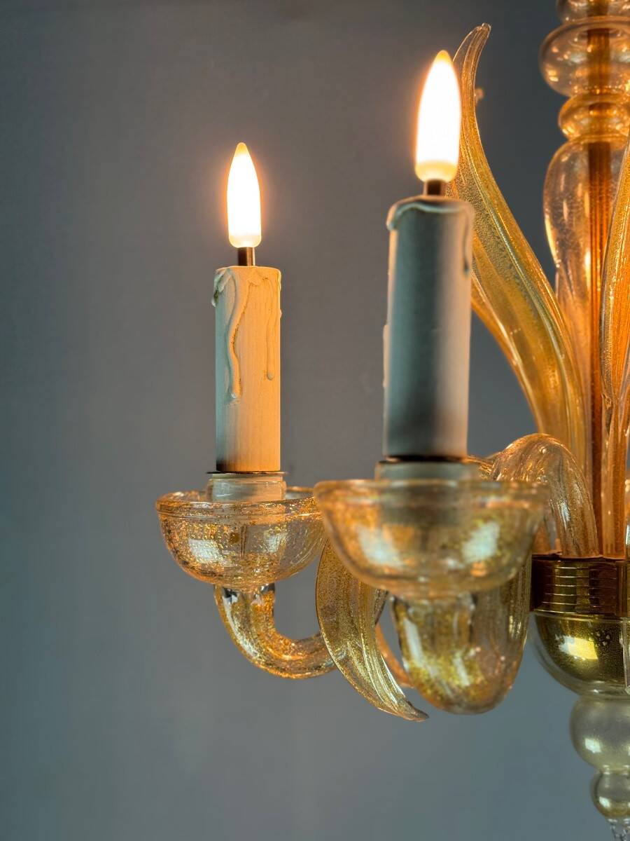 Venetian Murano glass chandelier sprinkled with gold, circa 1950