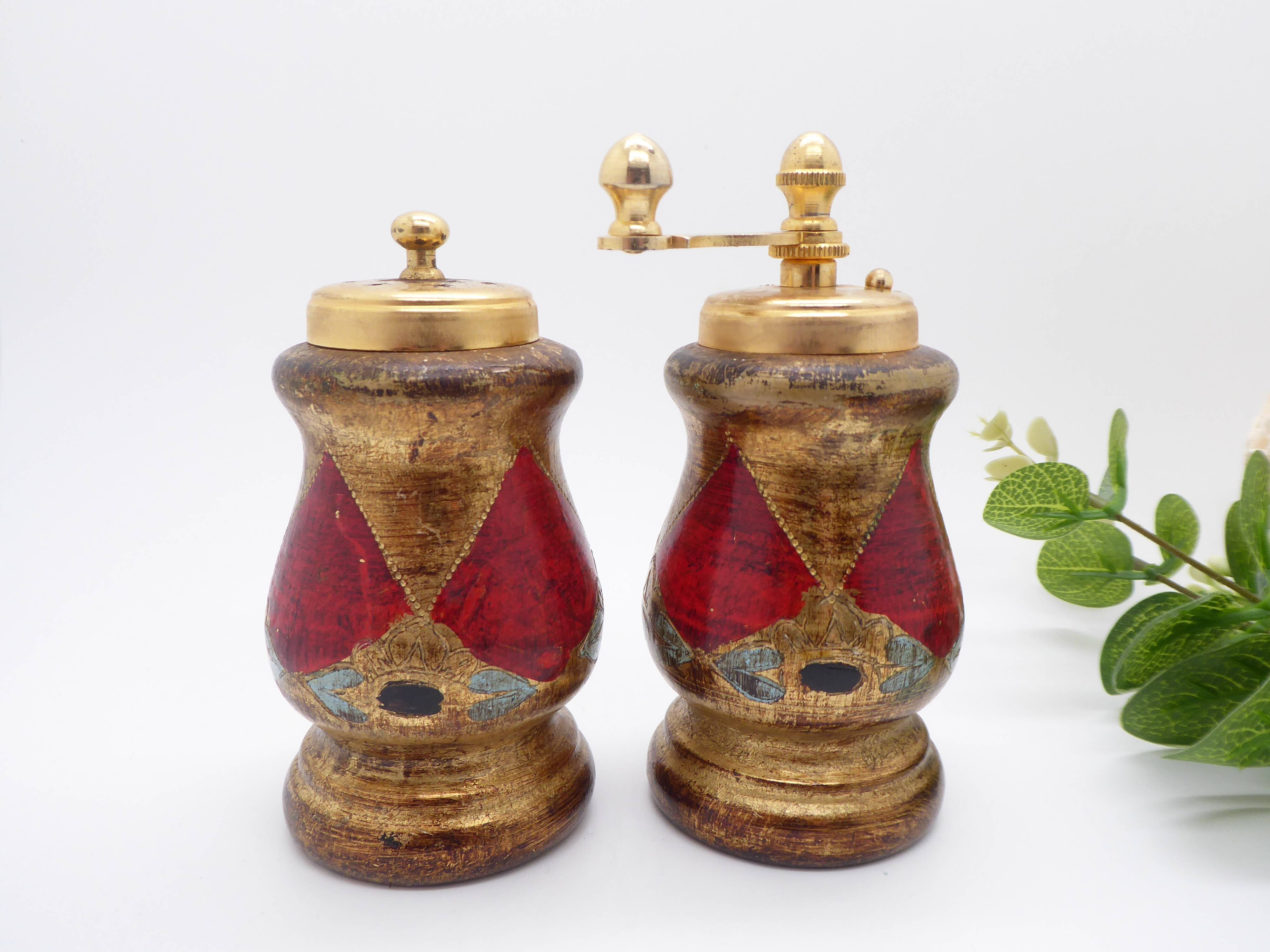 Salt shaker and pepper mill Florentine style