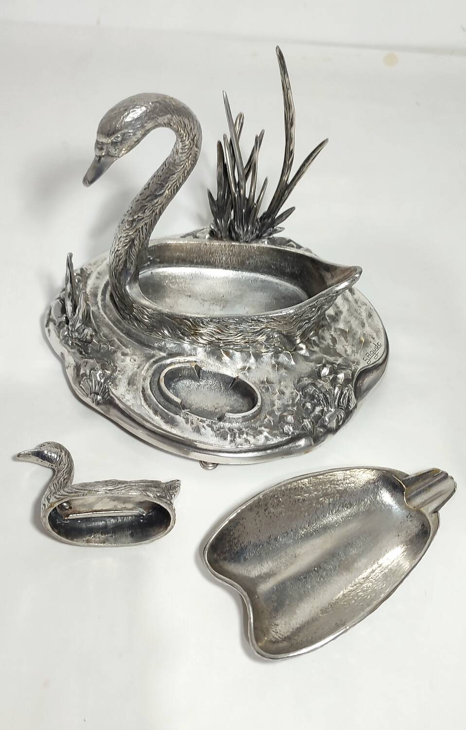 Cendrier en métal. Espagne, années 1960.