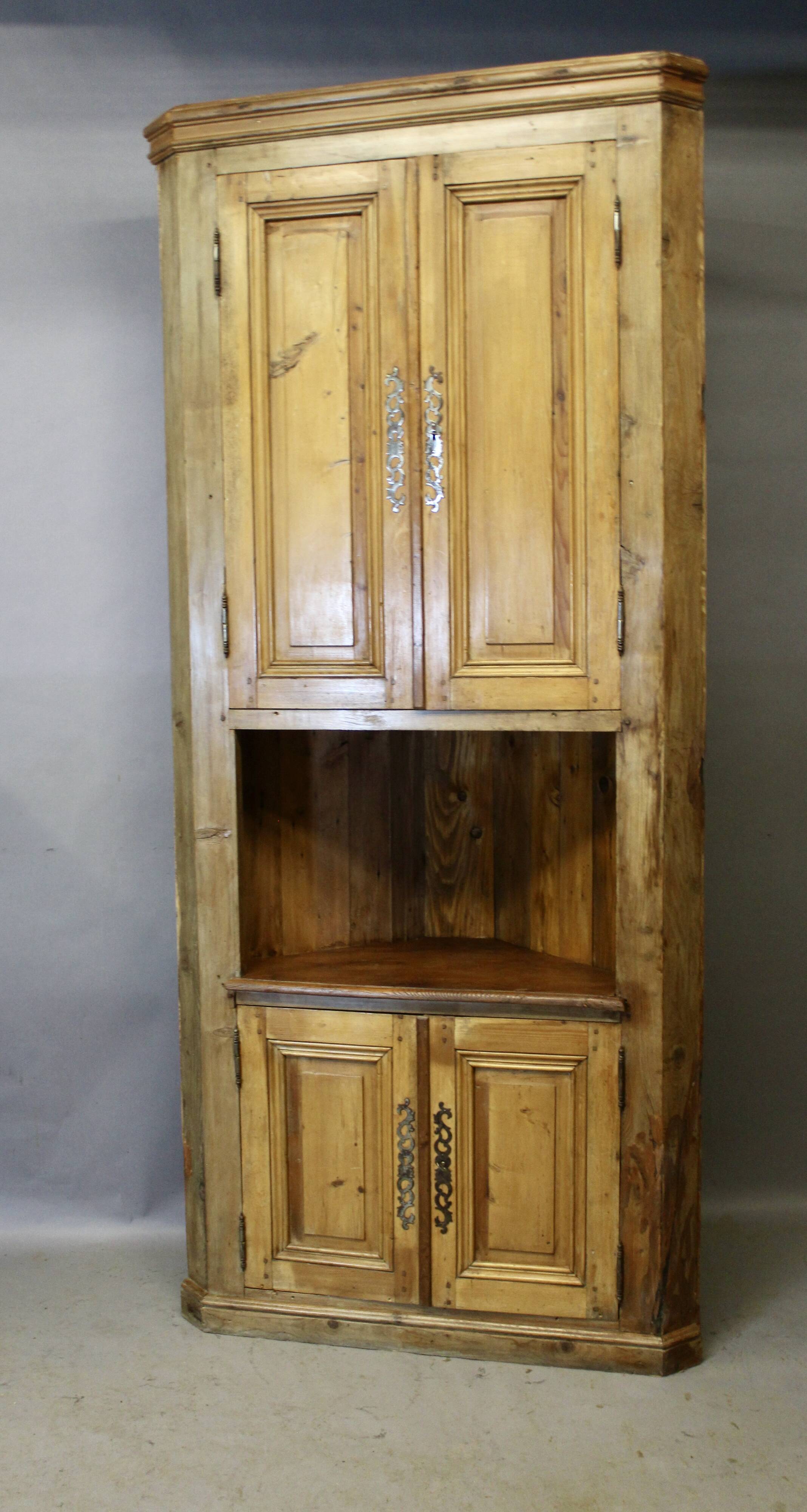 Large corner cabinet with 4 doors