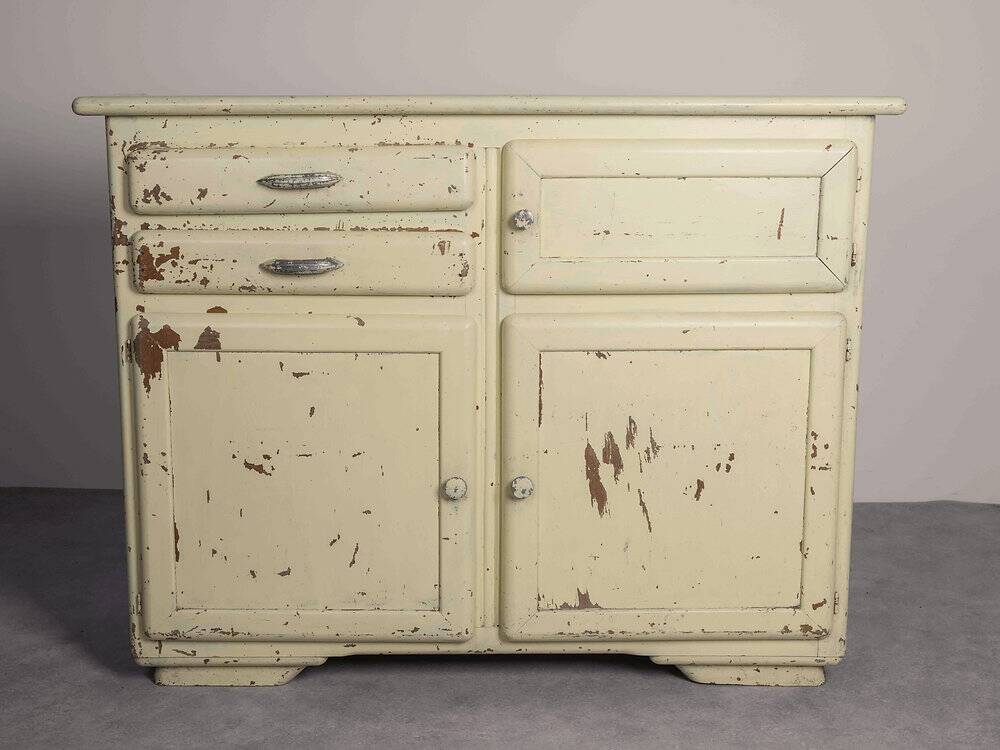 Vintage chest of drawers