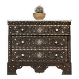 Coffre de mariage syrien avec incrustations de nacre et plateau en marbre, milieu du siècle