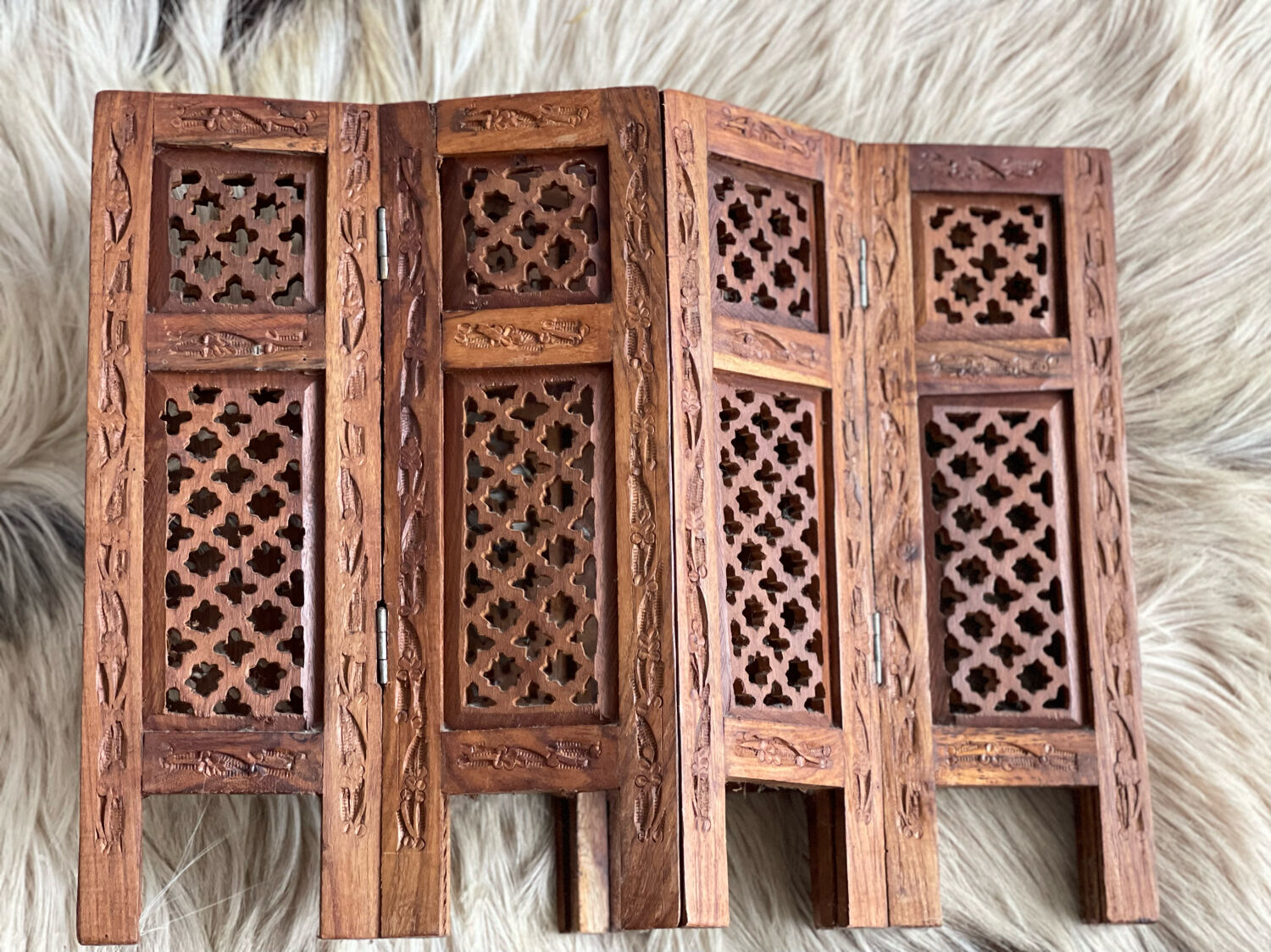 Indian table in wood and brass