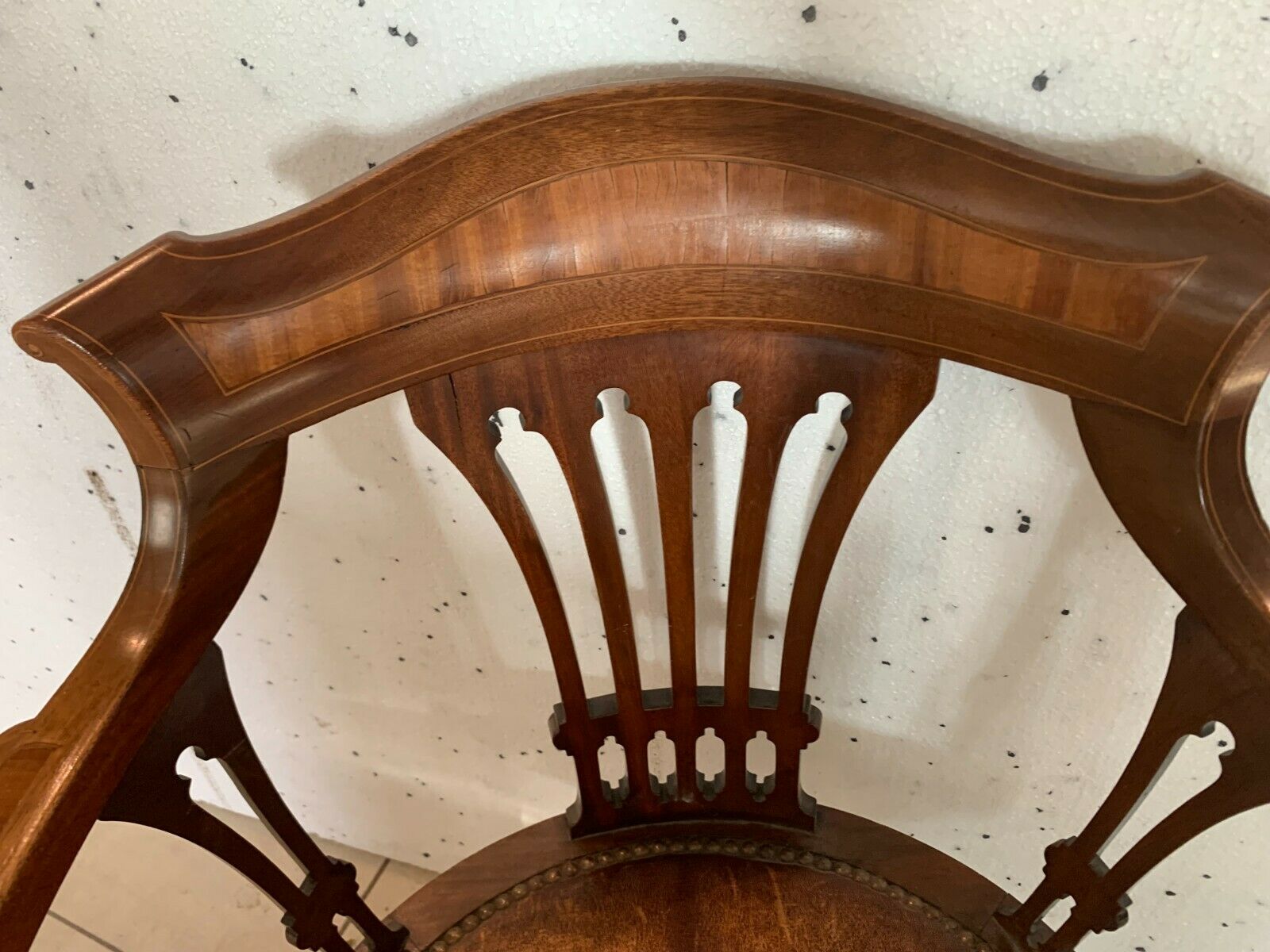 Desk and its rotating armchair England XIX century