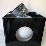 Suspension cube plexi noir et globe blanc