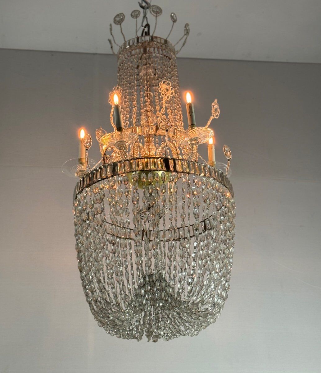 Important lustre bag of cut crystal navette pearls, circa 1800