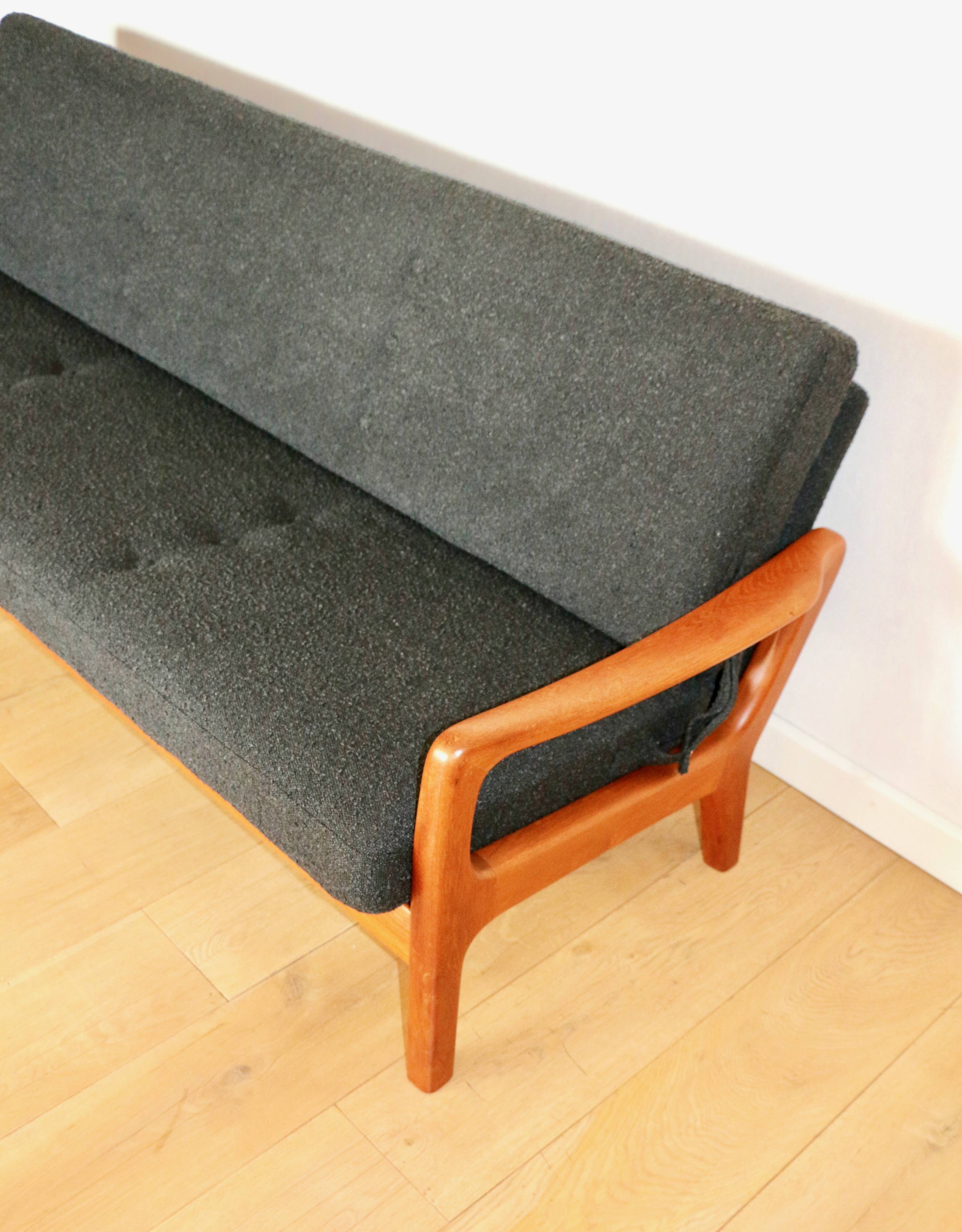 Canapé pliable danois vintage noir bouclé, années 1970