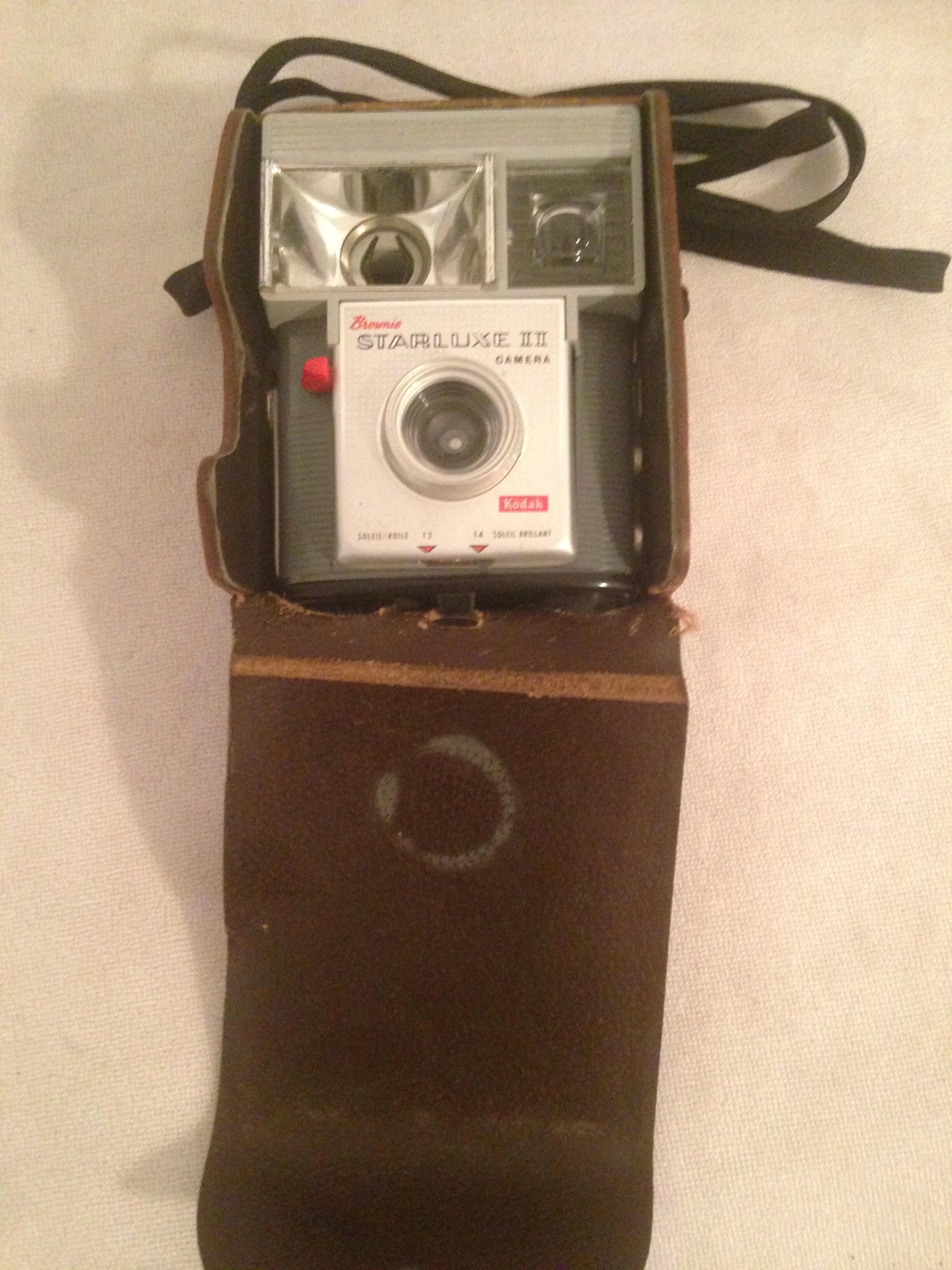 Appareil Photo KODAK BROWNIE STARLET – Vintage Avec étui Cuir