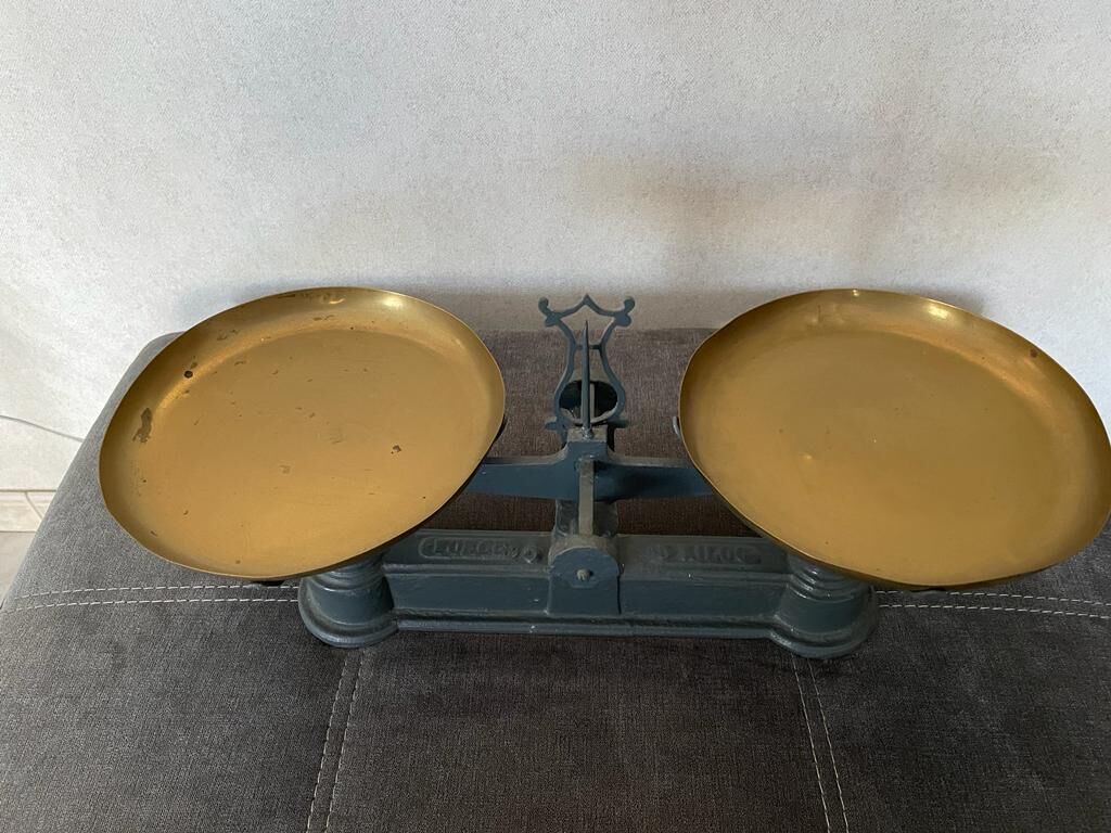 Old scale and its weights