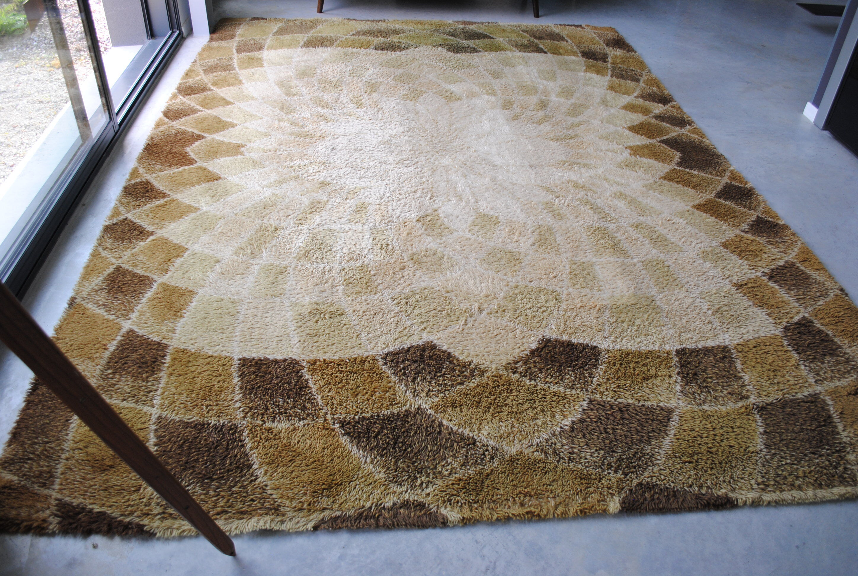 Vintage year 70s 250x350cm desso carpet