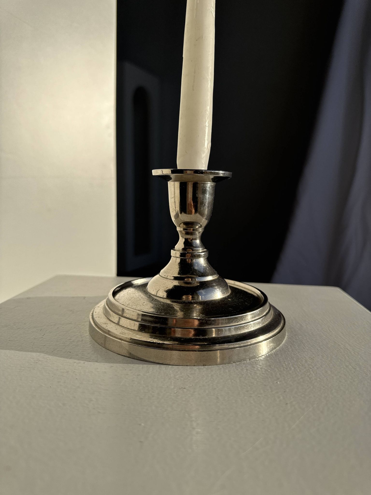 Small shiny silver-plated candlestick H11 D13