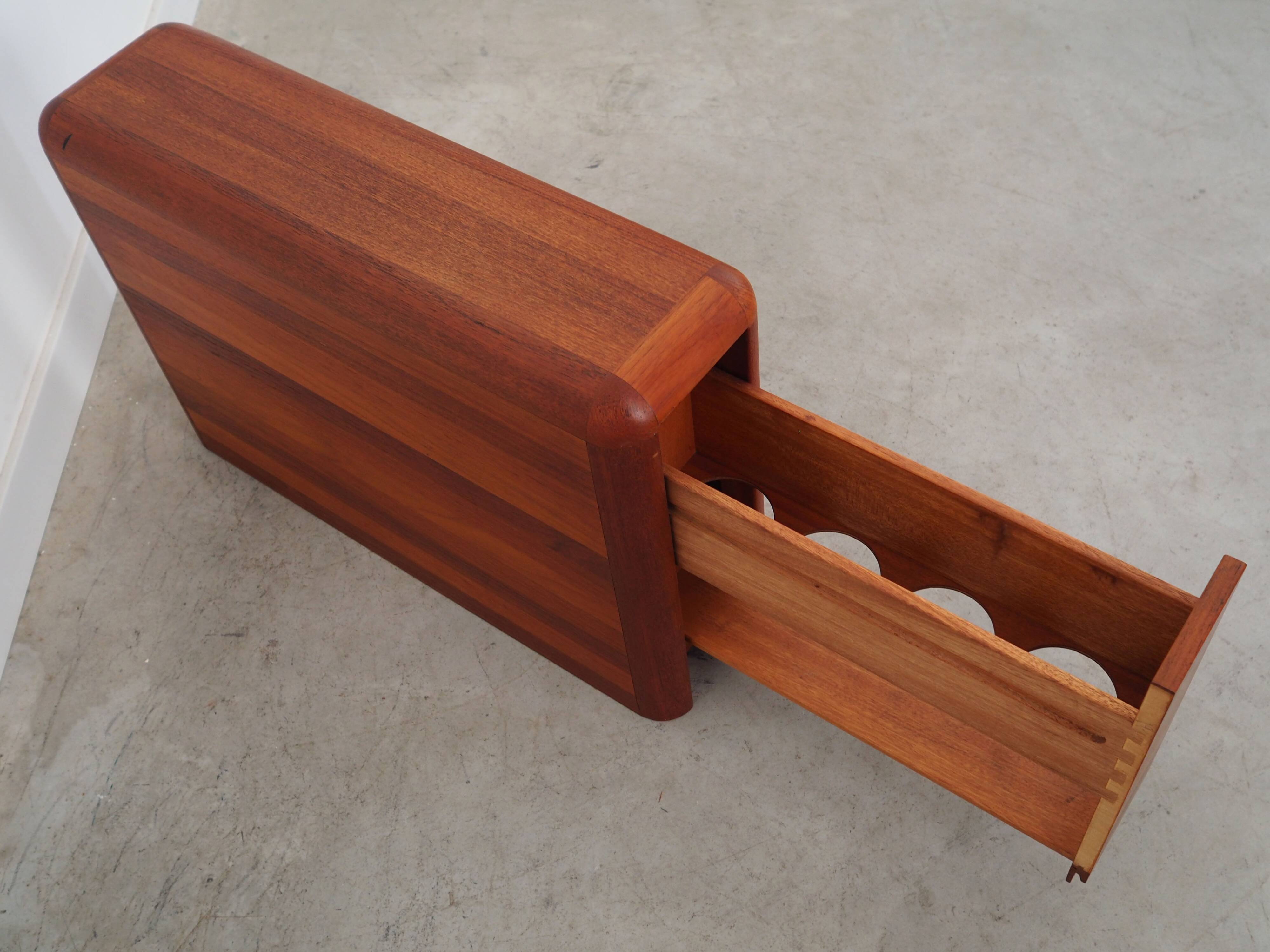 Bar en teck, design danois, années 1970, production : Danemark