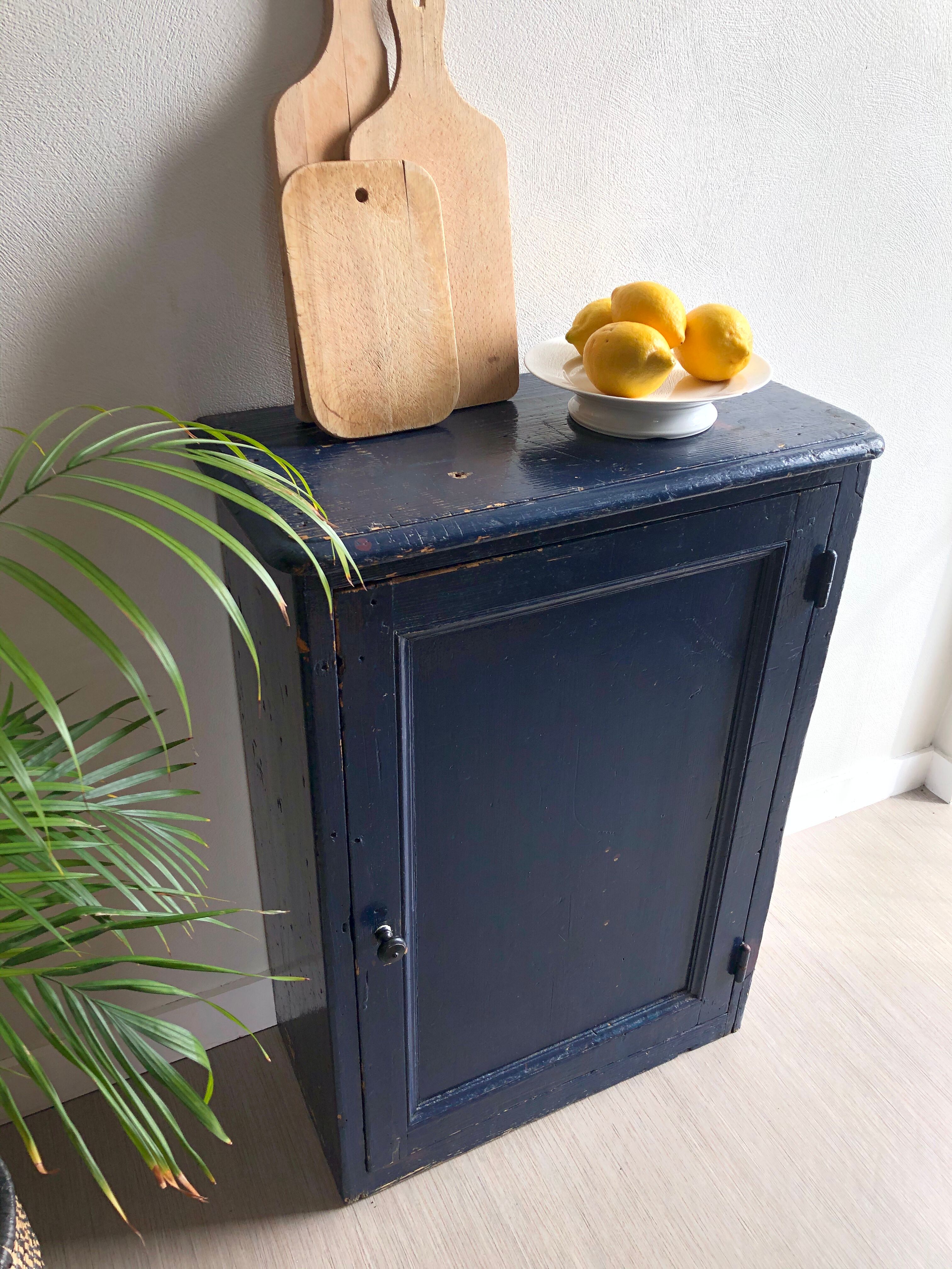 Patinated confectionery buffet