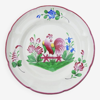 Old earthenware plate: rooster décor