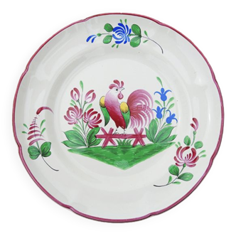 Old earthenware plate: rooster décor