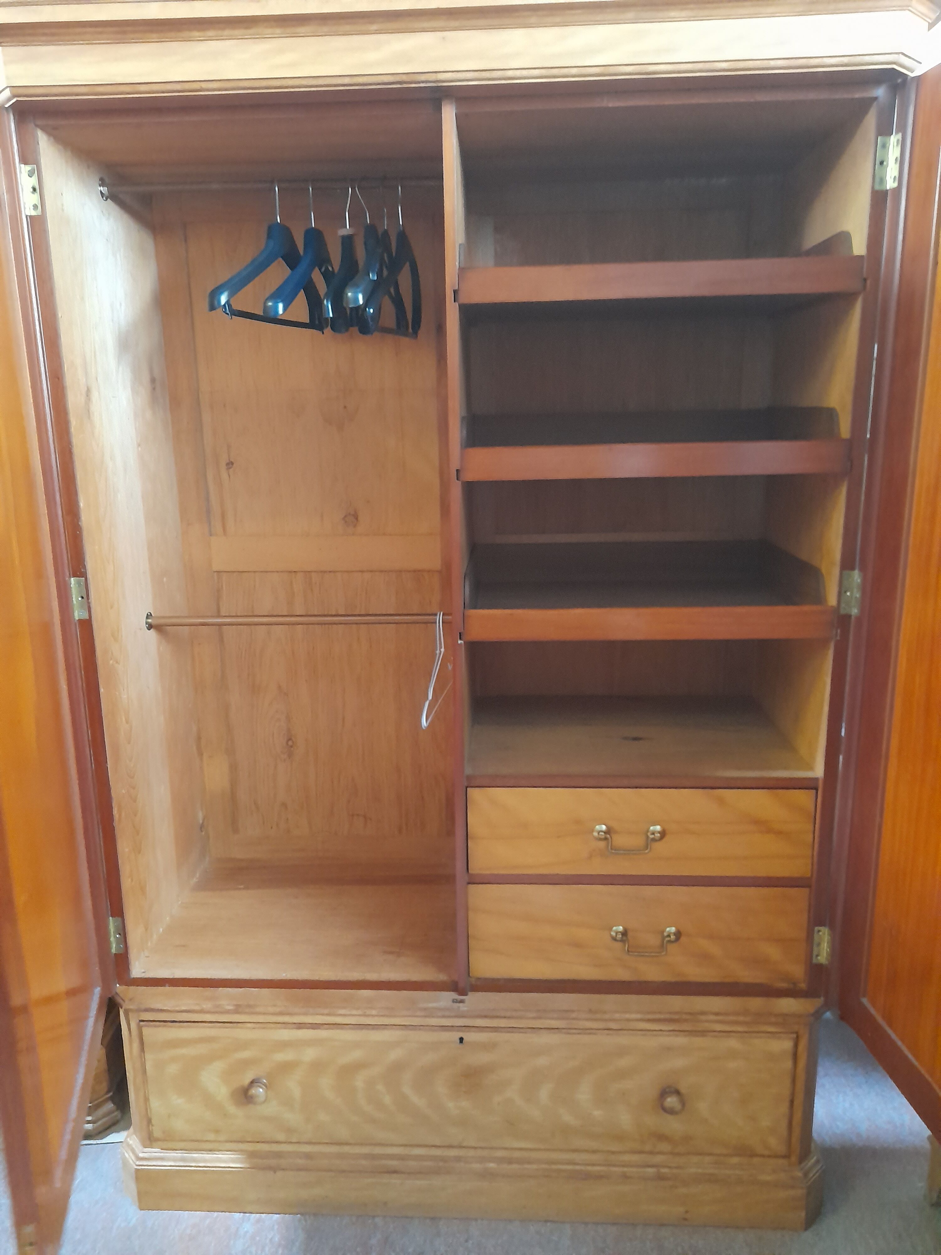 Armoire