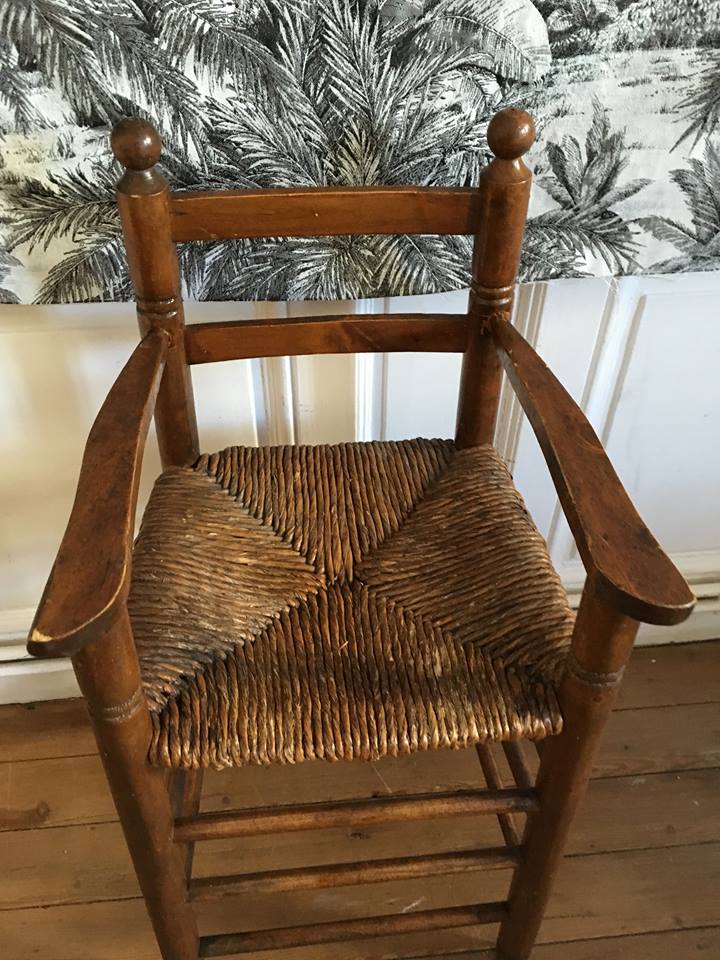 Chaise haute enfant bois massif vintage