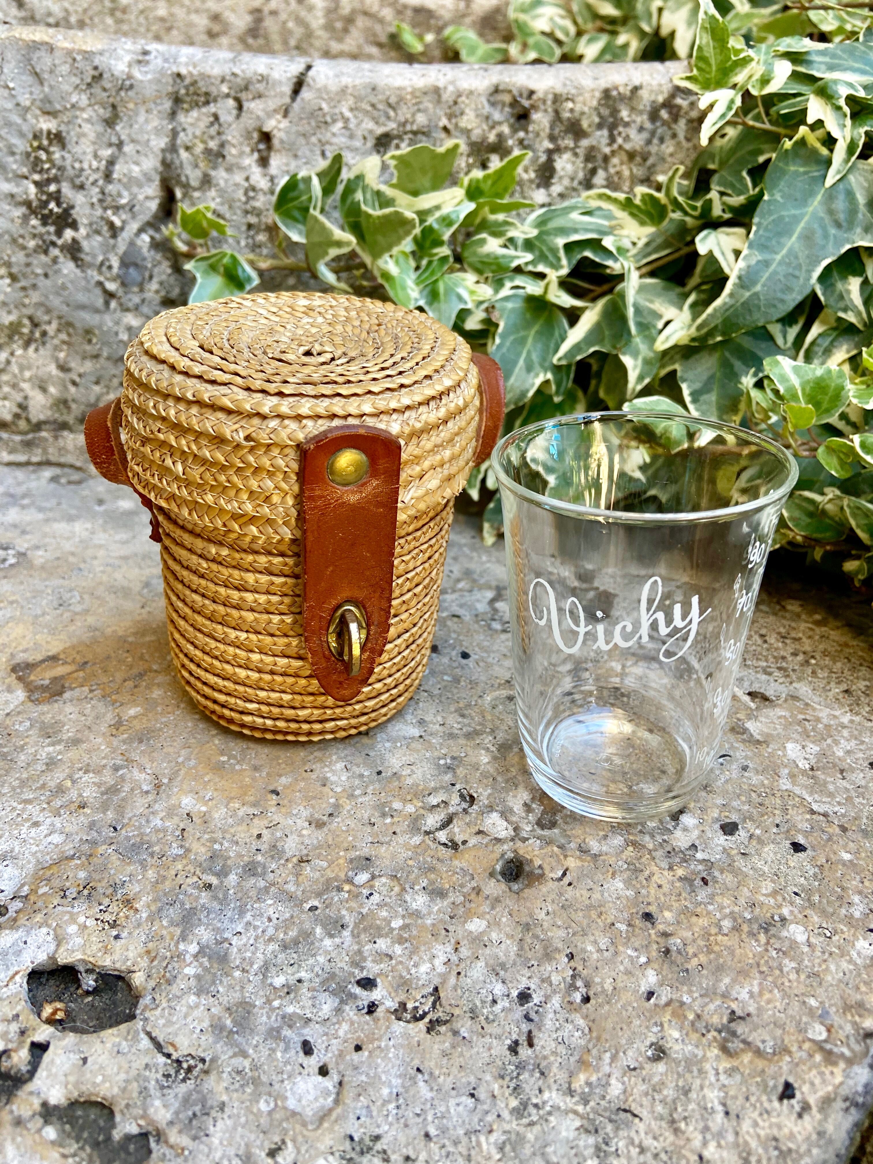 Vichy curist glass