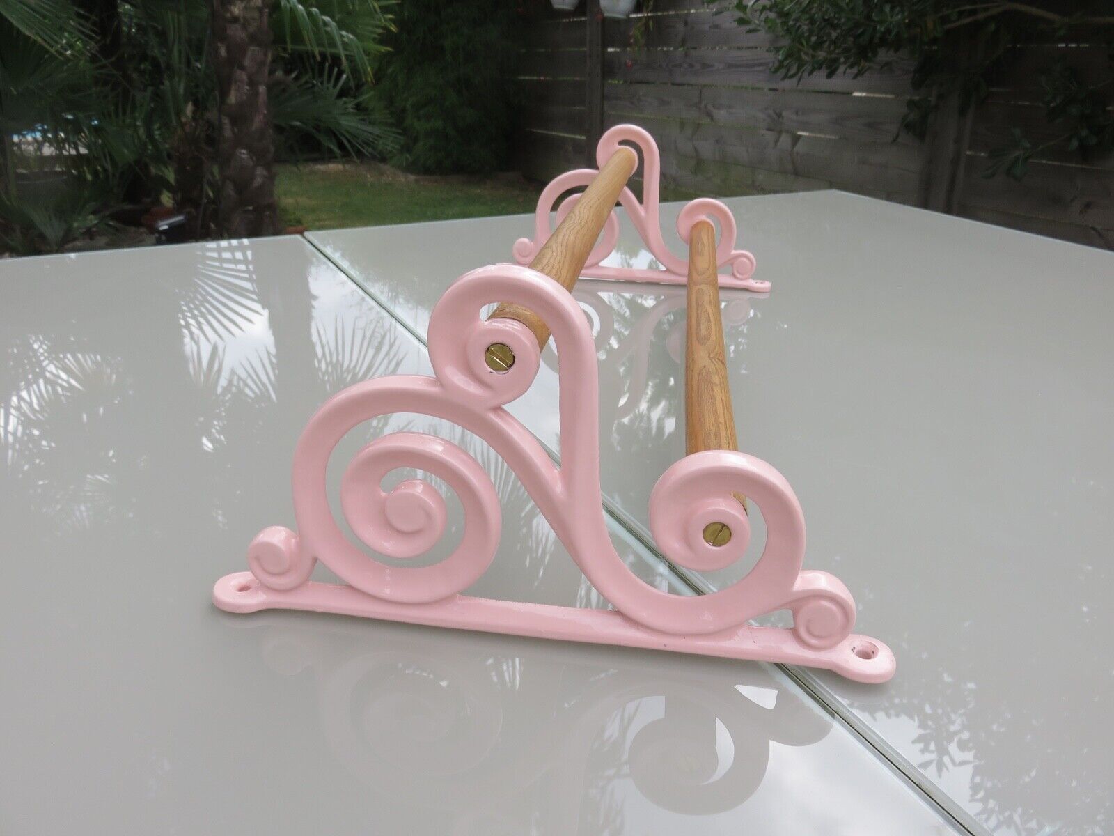 Old towel rack art deco in pink enamelled cast iron