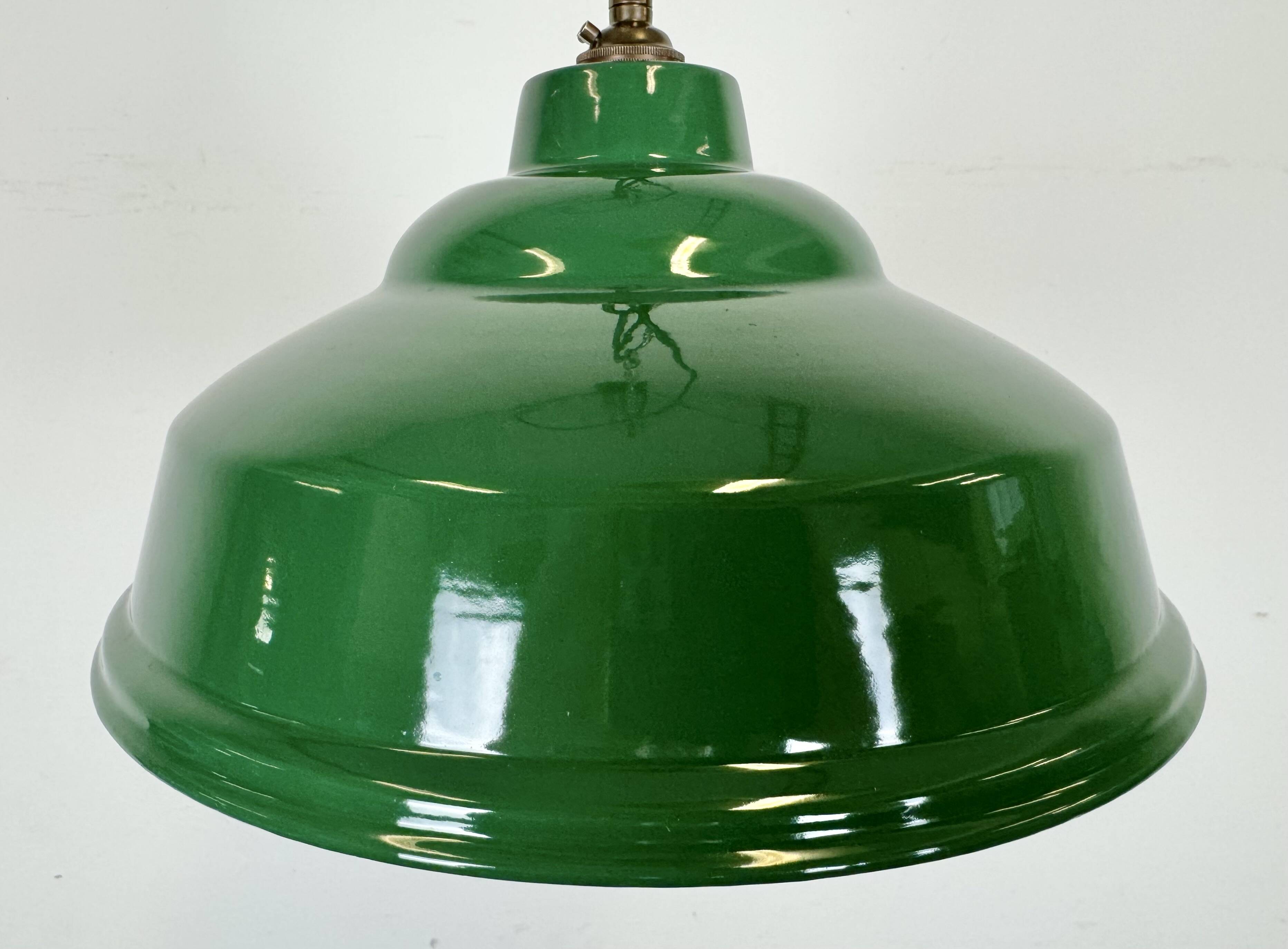 Industrial British Green Enamel Factory Pendant Lamp, 1960s