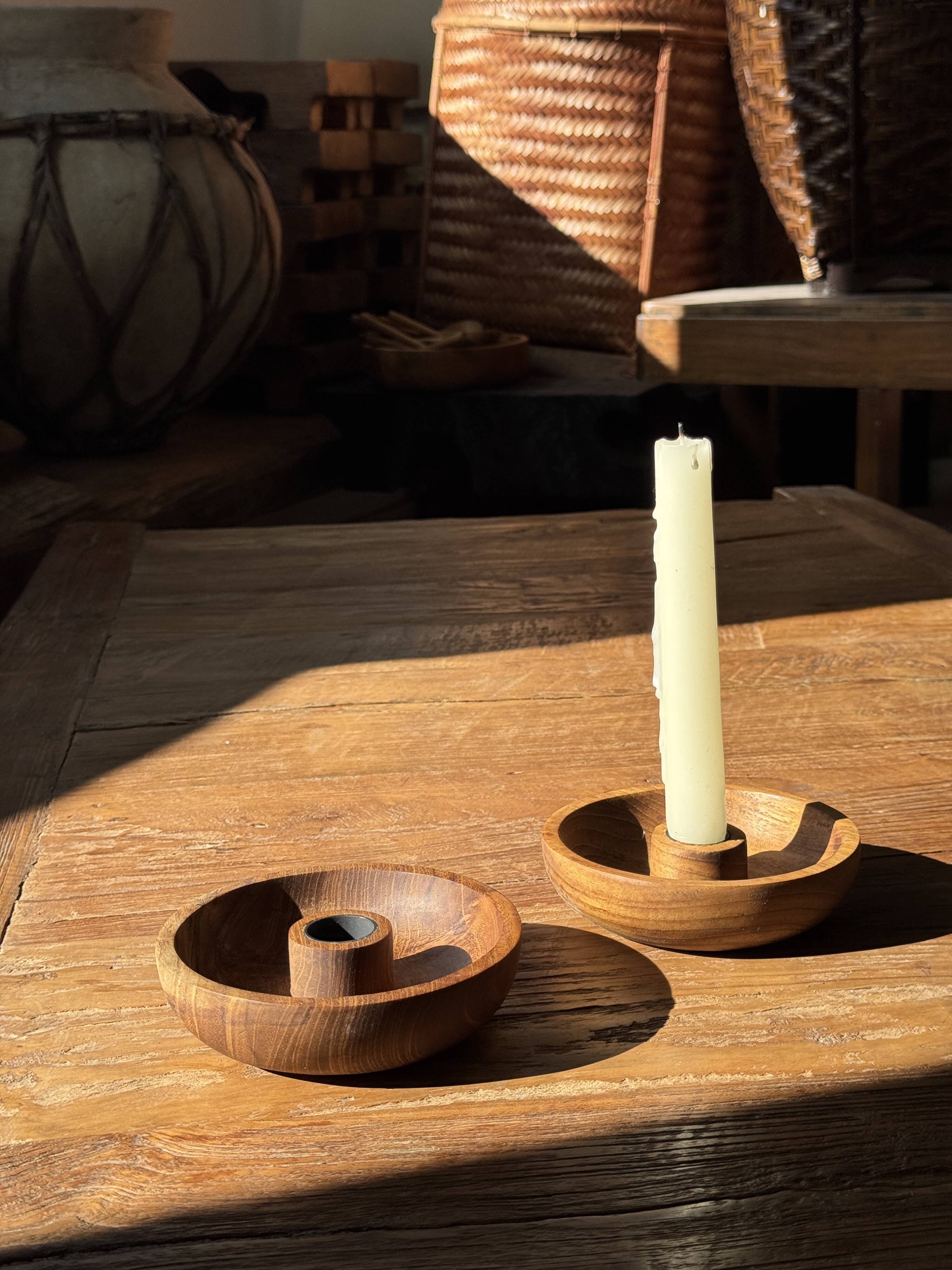 Circular teak monoxyle candle holder D12 H3