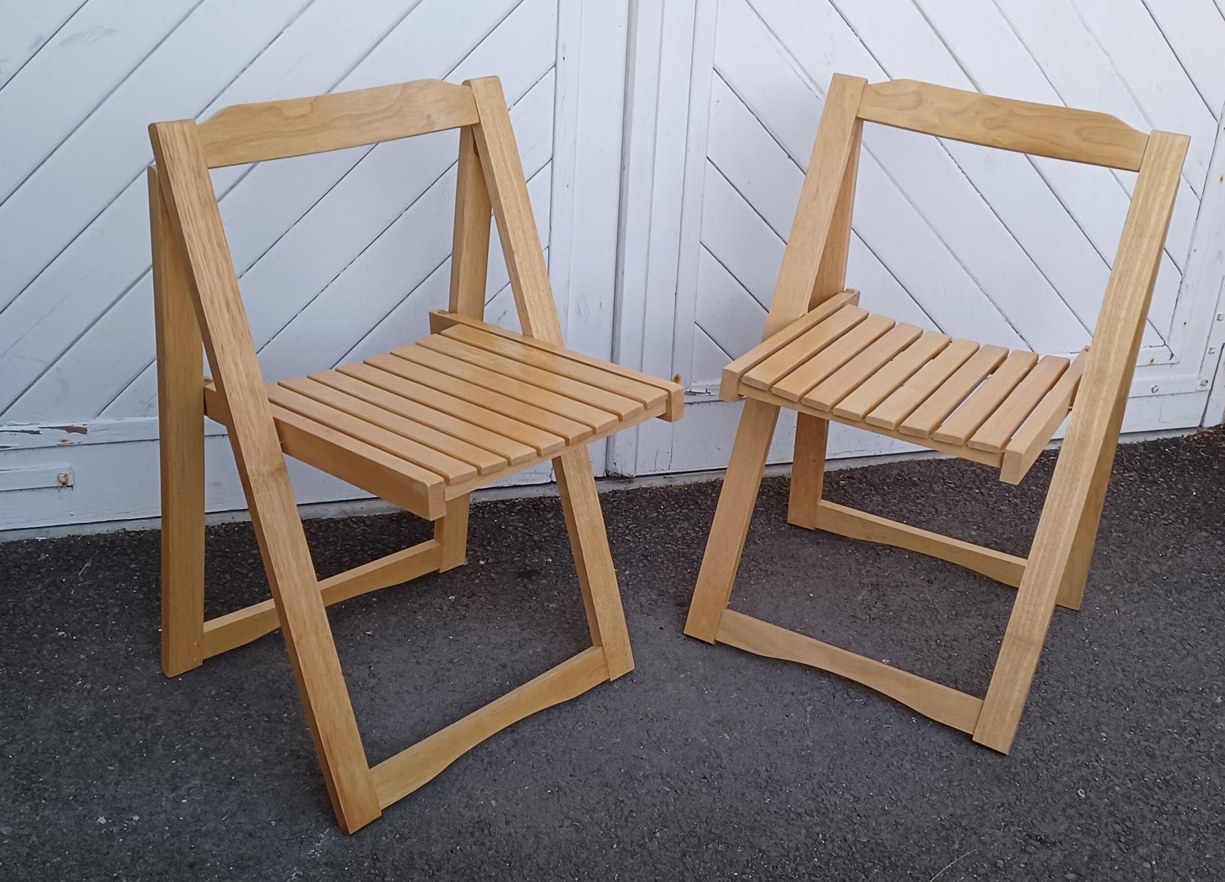 Paire de chaises pliantes en hêtre vintage