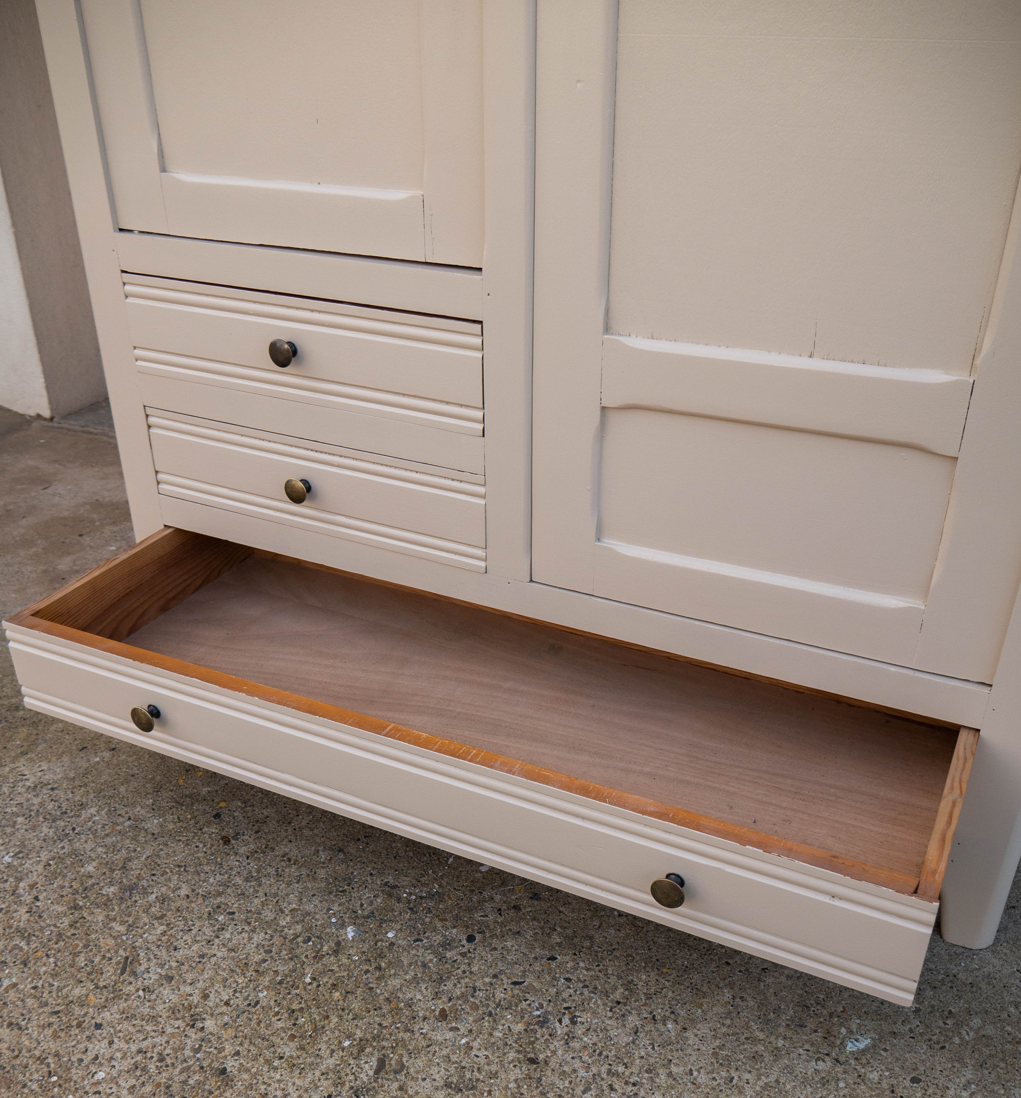 Armoire parisienne