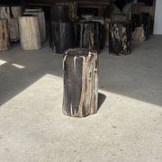 Black petrified wood side table with white and beige stripes H40 D23 - 3