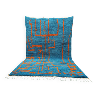 Large Moroccan rug made of natural wool, dimensions 250x150 cm, handmade.