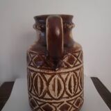 Vintage vase with handle