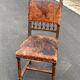 5 chaises Henri II en bois massif et cuir néo renaissance XIXème siècle