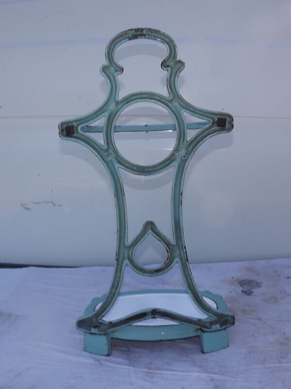 Porte parapluie en fonte émaillée