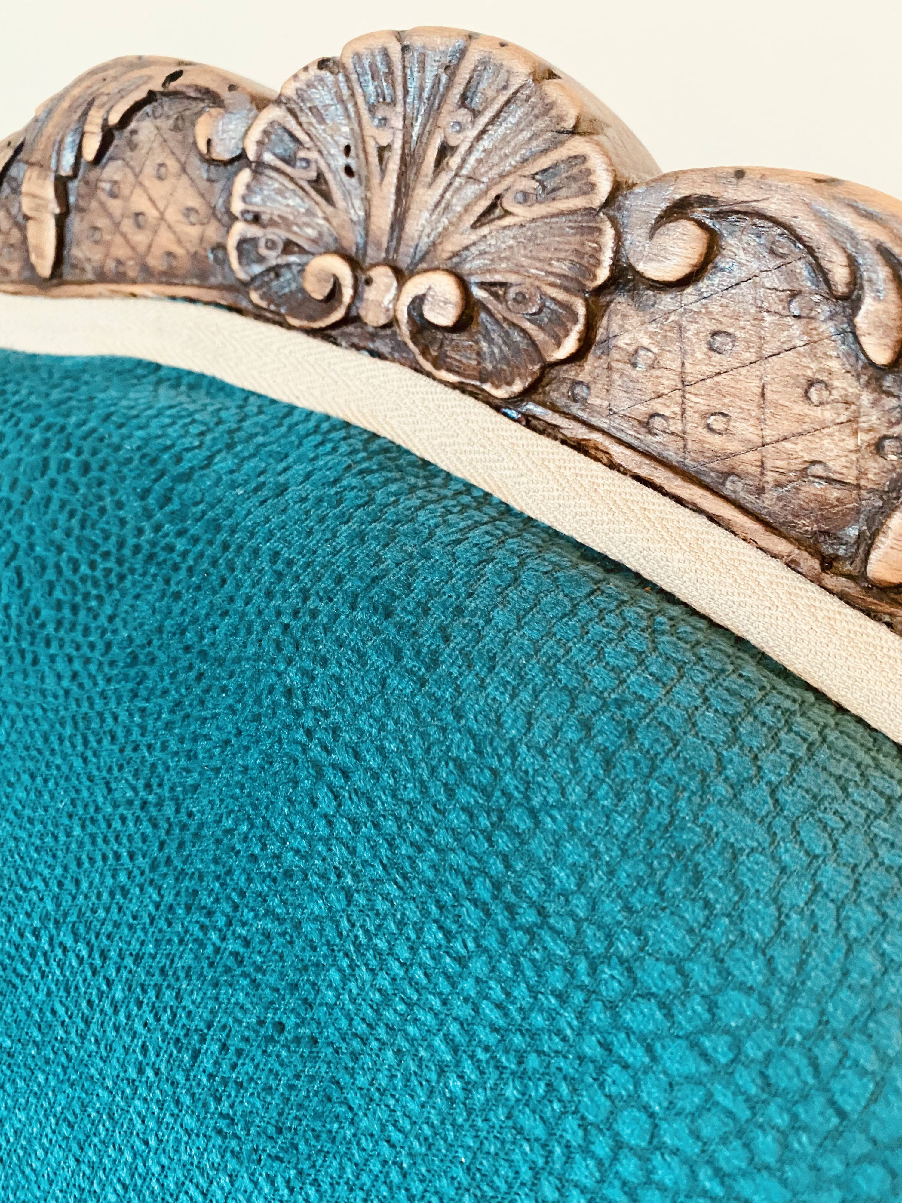 Fauteuil régence retapissé velours vert émeraude
