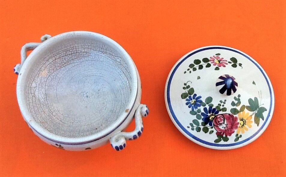 Small broth on pedestal Polychrome earthenware decorated with flower throws...