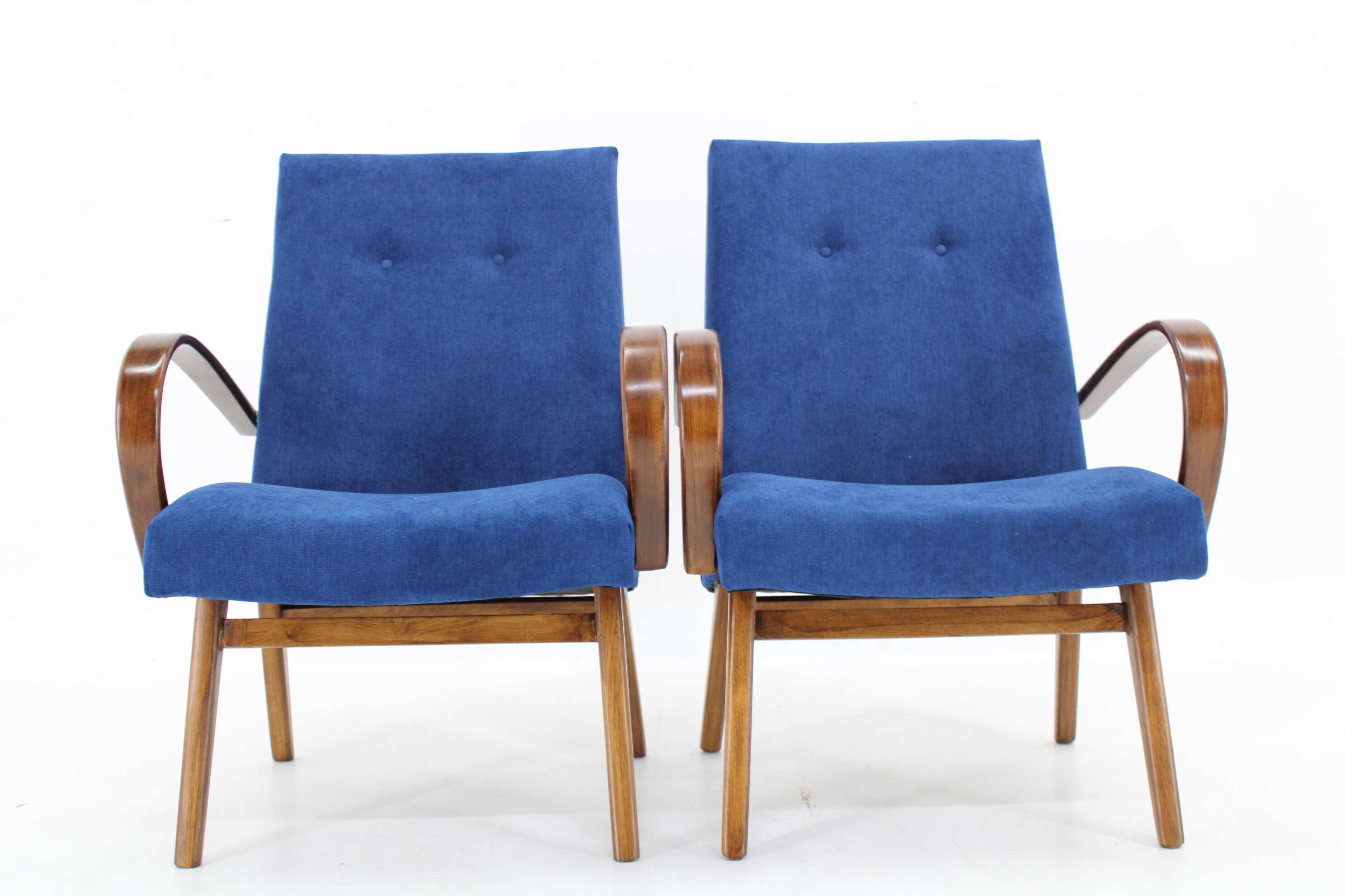 1960s Pair of Jaroslav Smidek Armchairs for TON, Czechoslovakia