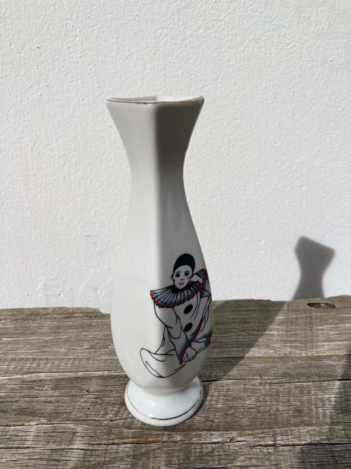 Petit vase blanc pierrot